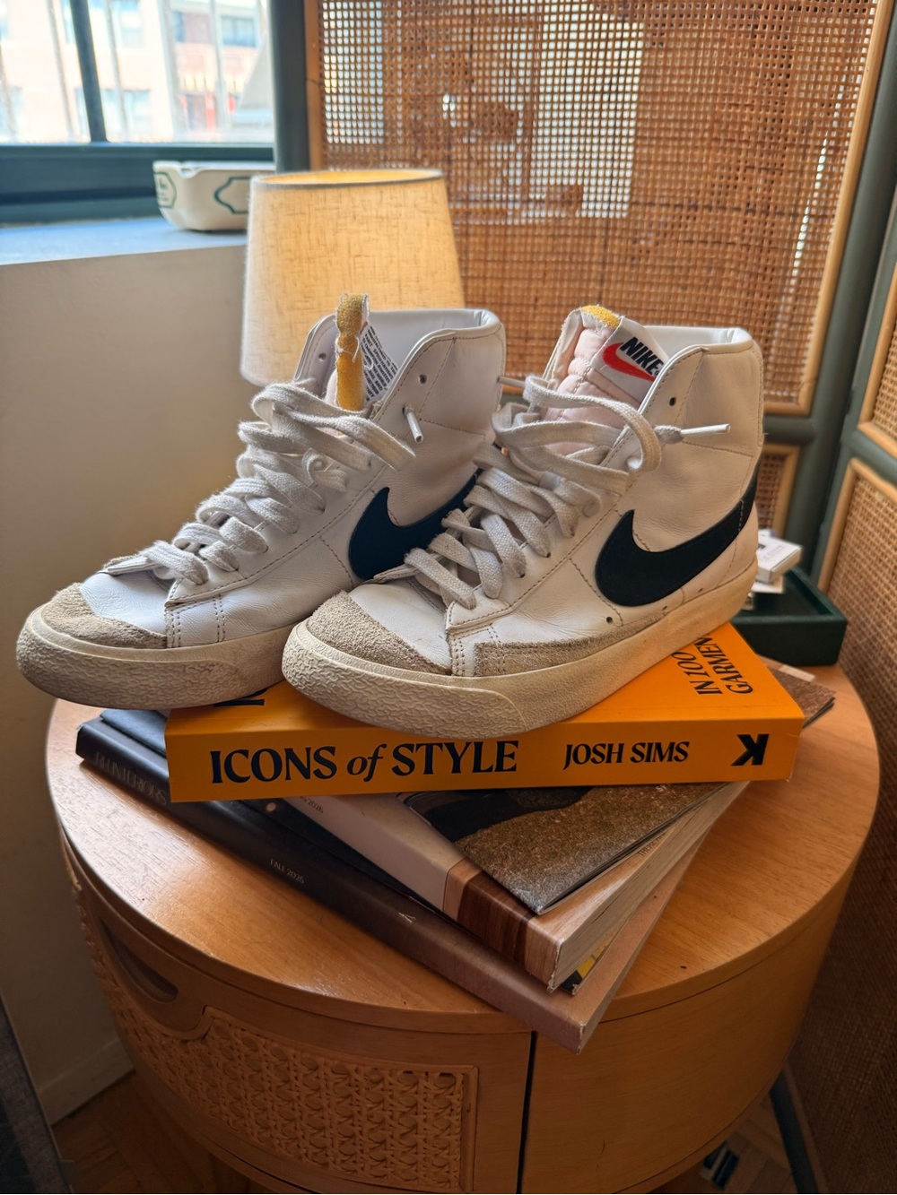 Nike Blazer Mid ‘77 Vintage White Black High Top Sneakers Women’s 7